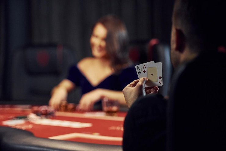 Live dealer dealing cards in Lightning Baccarat on 888togel login